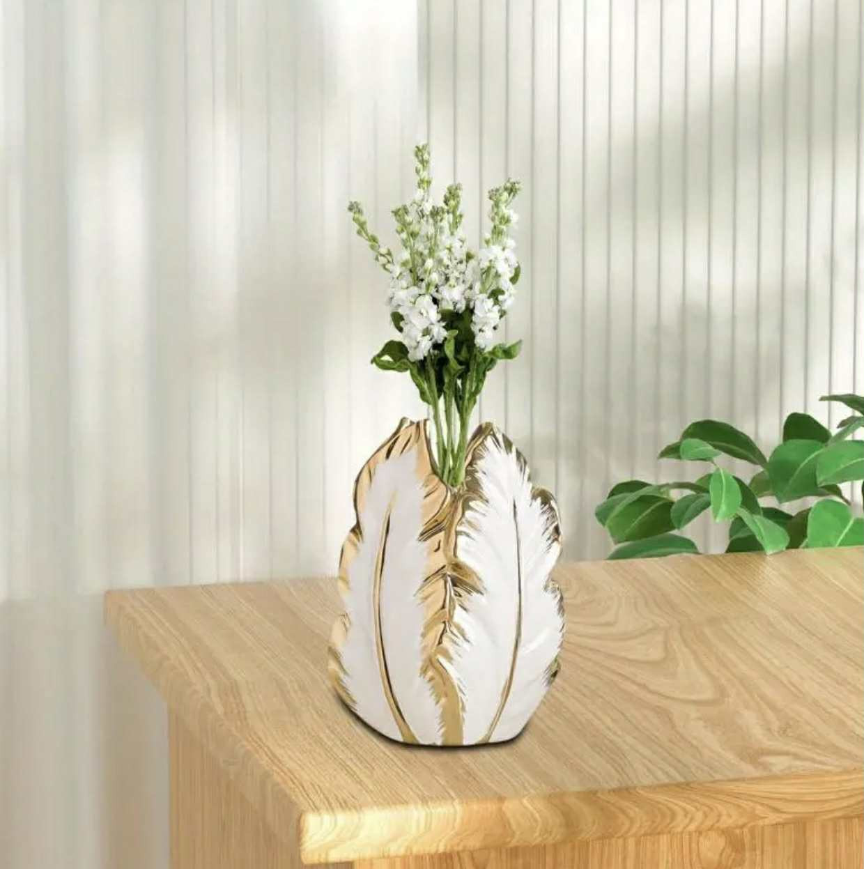 Vase floral moderne et élégant - Décoration blanche et dorée, pot de. - Décorations - Image 4 - Livraison Maroc