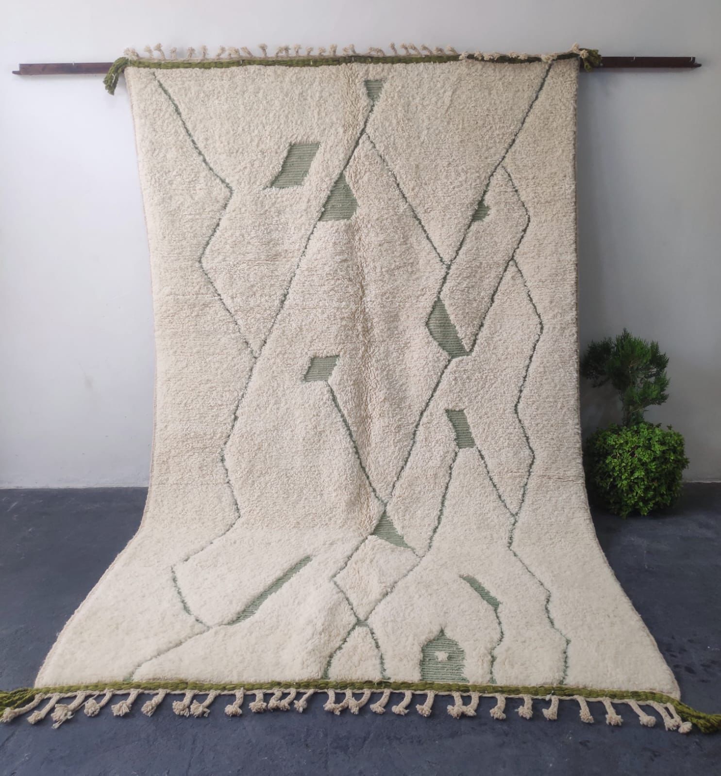 Tapis Berbère Vert Sauge Minimaliste - Tapisserie - Photo detail - Livraison Maroc