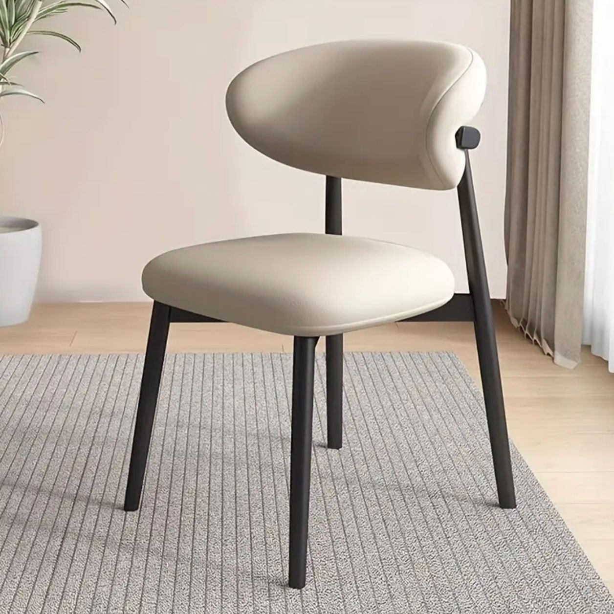 Chaise de salle à manger moderne avec dossier rembourré épais - Base en métal robuste