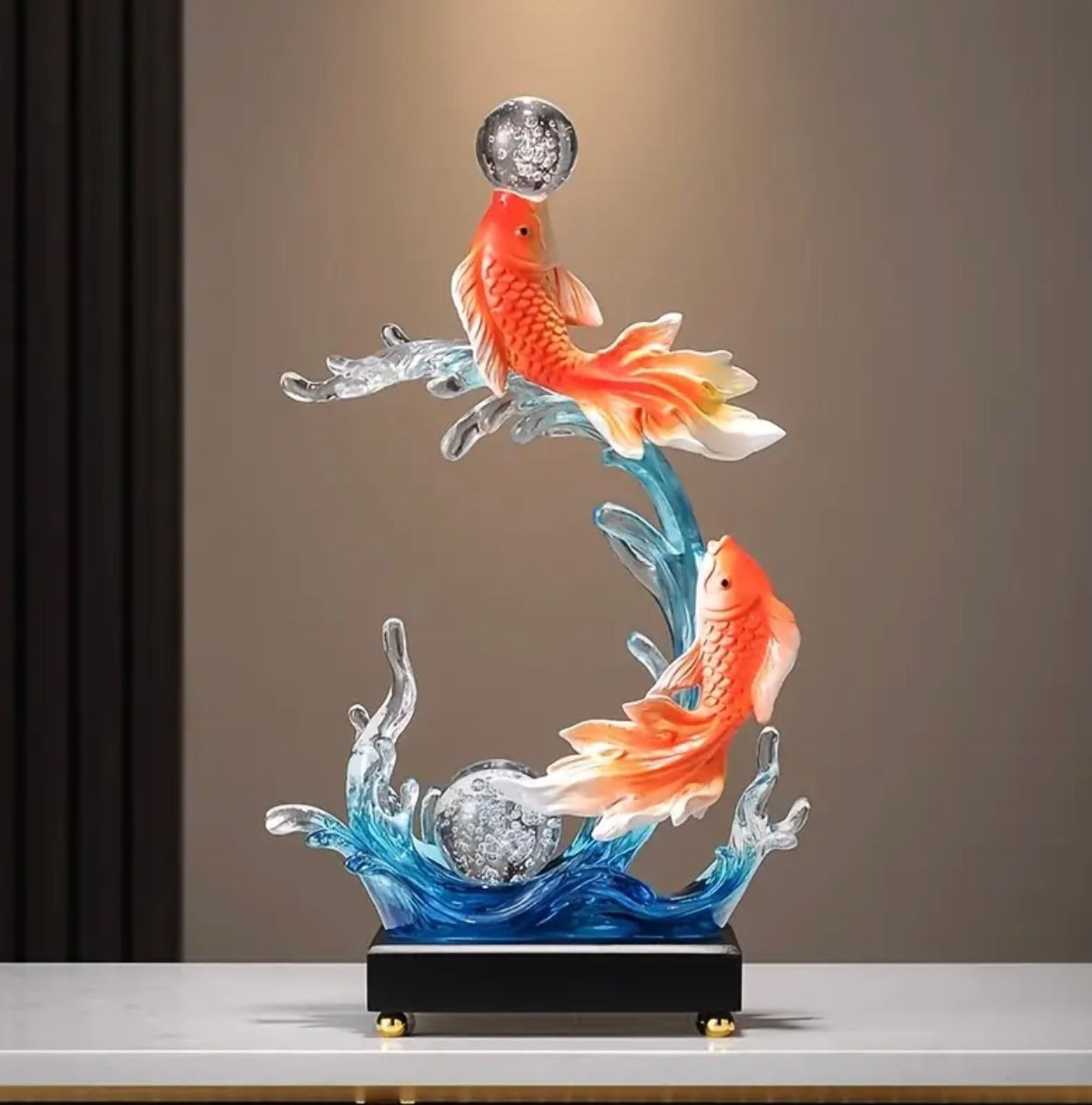 Élégante statue de poisson Koi en céramique avec boule de cristal - Décorations - Image 4 - Livraison Maroc