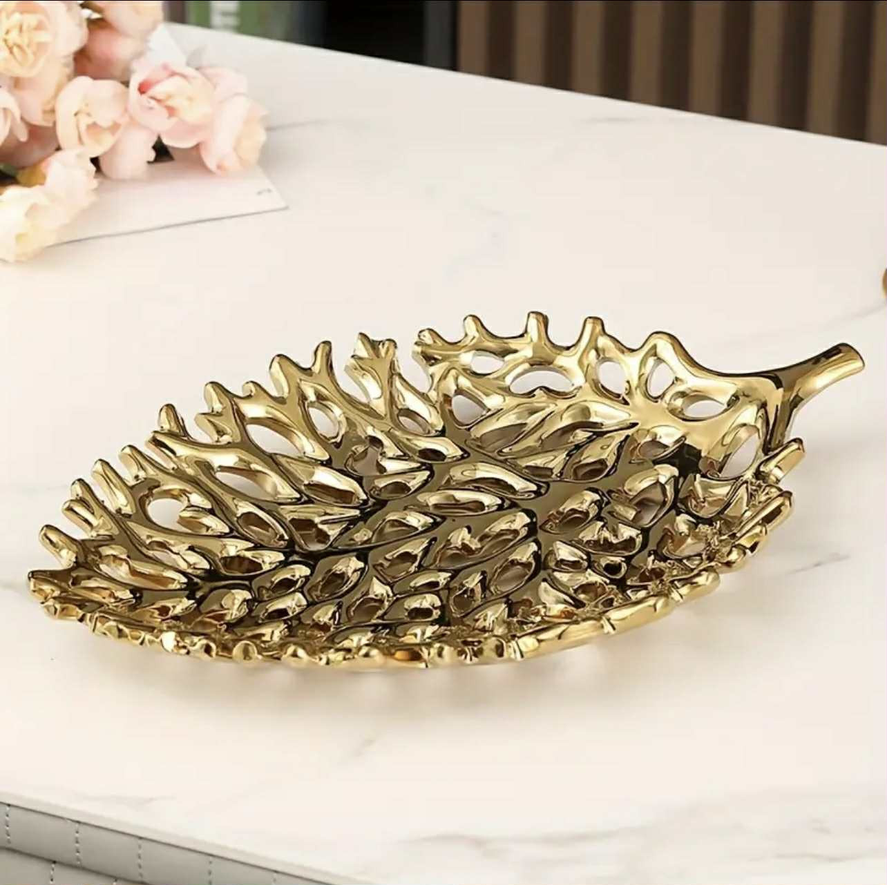 Plateau décoratif élégant à motif de feuilles jaune doré, 1 pièce - D. - Déco de Cuisine - Photo detail - Livraison Maroc