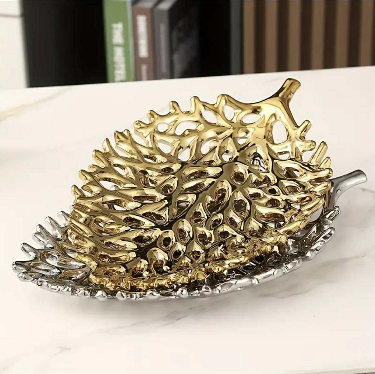 Plateau décoratif élégant à motif de feuilles jaune doré, 1 pièce - D. - Déco de Cuisine - Livraison Maroc